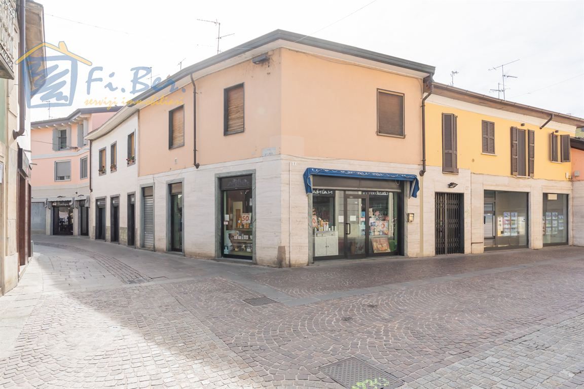 Cernusco s/N: Negozio in esclusiva nel cuore del centro storico.